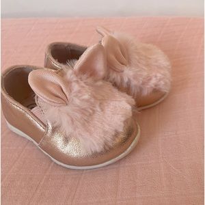 Easter baby shoes and hat